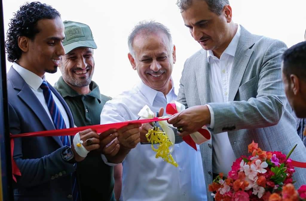 لملس يفتتح مبنى السلطة المحلية بالمعلا ويشدد على سرعة الاستجابة لصوت المواطن وتلبية احتياجاته