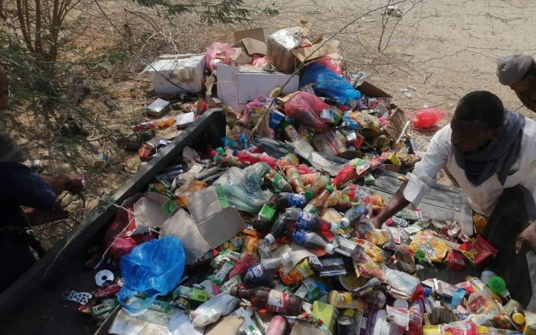مكتب الأشغال العامة مديرية خنفر يتلف كميات من المواد المنتهية للصلاحية