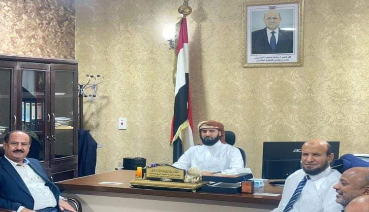 وكيل وزارة الأوقاف والإرشاد يلتقي بمسؤولي الخطوط اليمنية واتحاد الوكالات