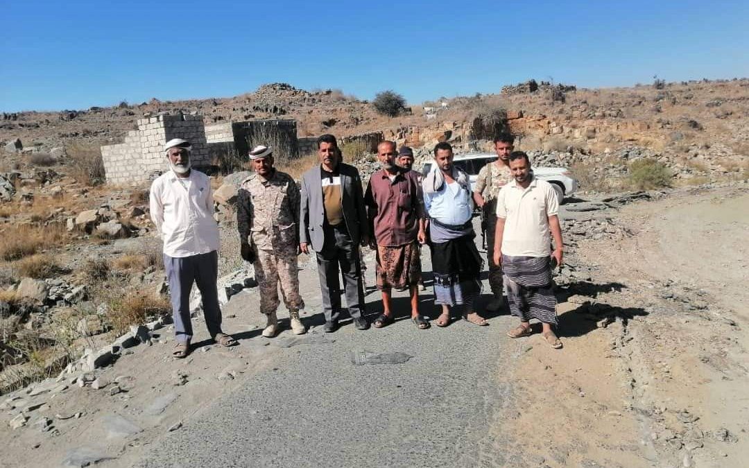 الجوهري والحنشي  يدشنان  بدء العمل في اعادة صيانة طريق العر المحاجي مديرية الحد يافع