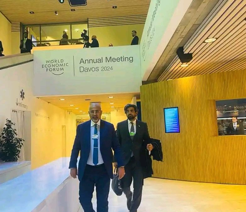 ‏الرئيس القائد عيدروس الزُبيدي يصل سويسرا للمشاركة في المنتدى الاقتصادي العالمي