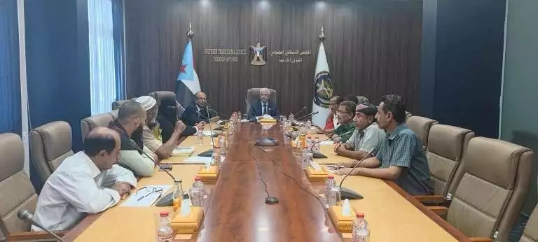 فريق الحوار يطلع على تأثير الحالة الأمنية في البحر الأحمر على نشاط الصيادين والاستهلاك المحلي