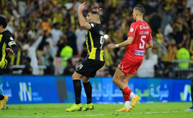 الدوري السعودي: الاتحاد يقلب تأخره ب10 لاعبين لفوز امام الوحدة