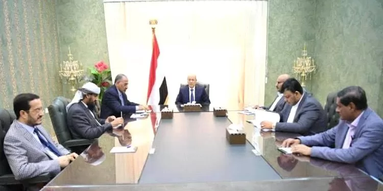 مجلس القيادة الرئاسي يصدر توجيها هاما وعاجلا للحكومة ورئيسها