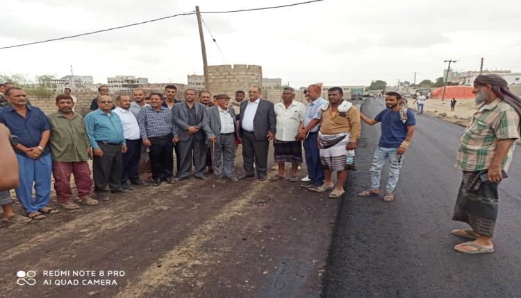 تدشين المرحلة الأولى من سفلتت طريق محوري في مديرية تبن بلحج