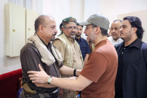 رئيس الوزراء يحضر مجلس عزاء الشهيد محمد المرهبي بالعاصمة عدن
