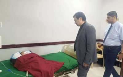 إدارة بنك القاسمي للتمويل الأصغر الإسلامي بعدن تطمئن على صحة الطفلة ماجدة عادل وتقدم لها مساعدة مالية سخية