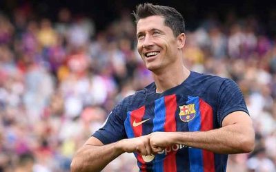 ليفاندوفسكي يطالب جماهير برشلونة بالدعم