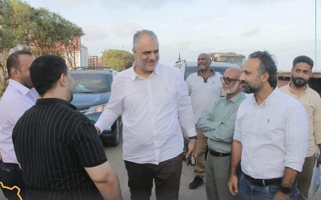 بحضور المهندس معين الماس .. صندوق الطرق يتسلم ميزان الرحاب في خور مكسر بالعاصمة عدن