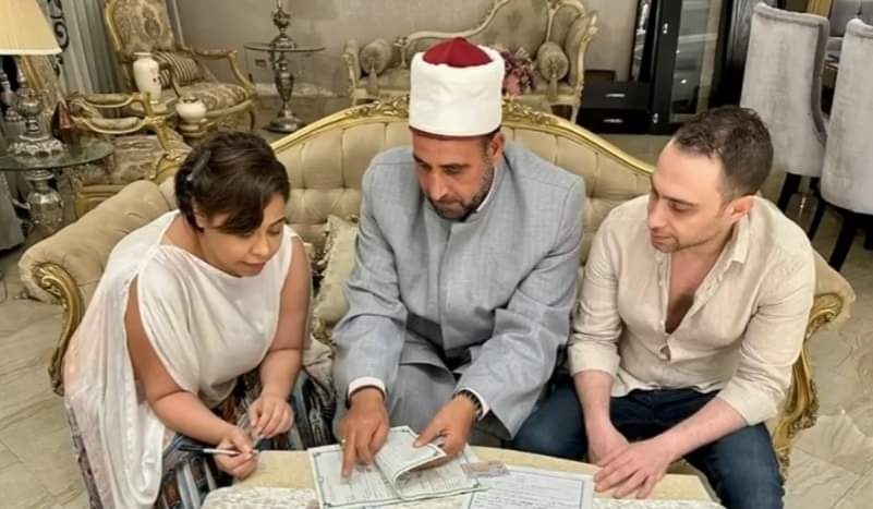 صحف مصرية.. شيرين تعود إلى حسام حبيب من جديد