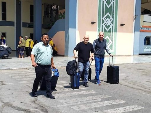 وصول مدرب المنتخب الوطني الأول لكرة القدم إلى عدن