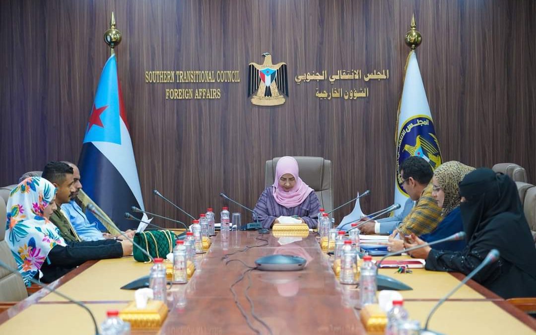هيئة الإغاثة والأعمال الإنسانية تبحث سبل الاهتمام بأسر الشهداء والجرحى
