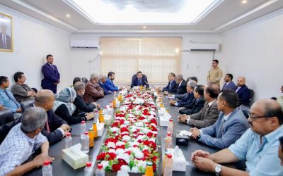 رئيس الوزراء يعقد اجتماعاً مع قيادة وكوادر الجهاز المركزي للرقابة والمحاسبة ويؤكد على أولوية مكافحة الفساد