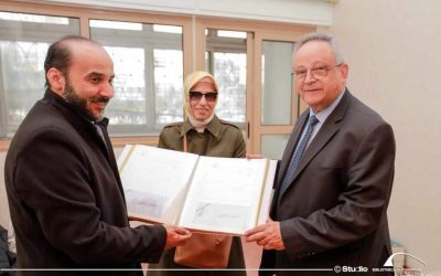 إبنة نجيب محفوظ تهدي مكتبته الخاصة إلى مكتبة الإسكندرية