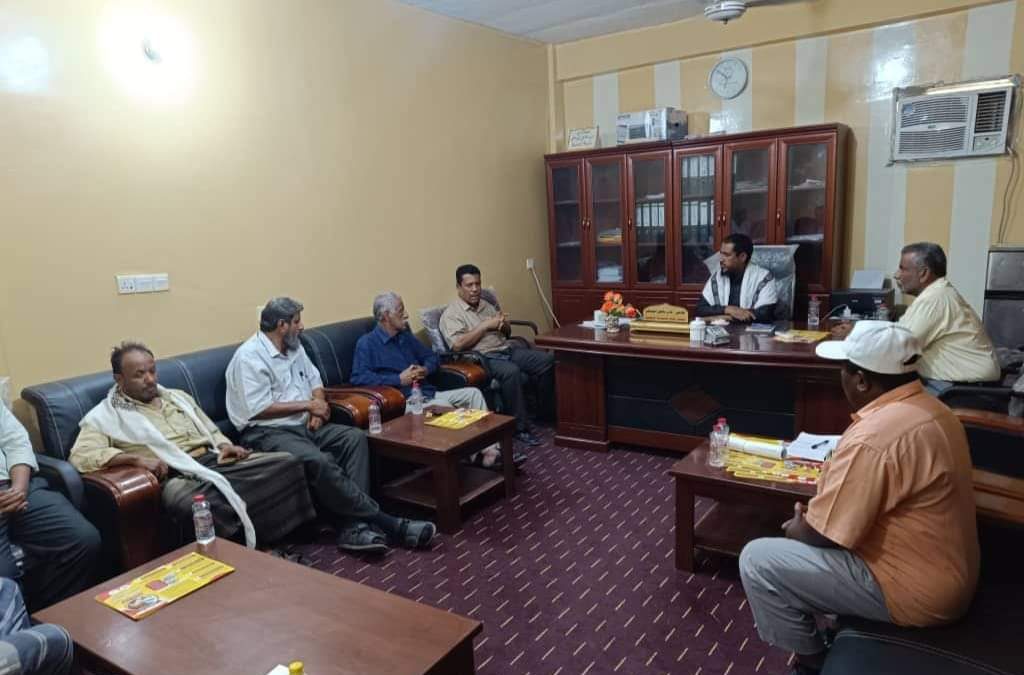 مدير عام  خنفر “اليوسفي”يلتقي مدير التحصين في المحافظة ومدير الصحة  في المديرية ومناقشة تدشين حملة التحصين ضد شلل الأطفال
