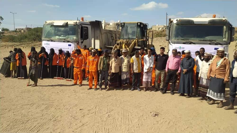 برعاية محافظ أبين وإشراف السلطة المحلية خنفر .. تدشين حملة للنظافة في مديرية خنفر تستمر عشرة ايام