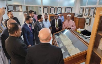 وكيل محافظة حضرموت والسفير التركي يزوران مسجد المحضار ومكتبة الاحقاف للمخطوطات بمديرية تريم