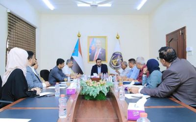 الهيئة الوطنية للإعلام تحذر من كارثة بيئية في البحر الأحمر وتدين الإرهاب الحوثي