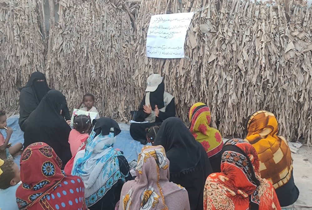 مؤسسة البركة للتنمية بأبين تنفذ جلسات توعوية للنساء في مخيمات النازحين في النوبة