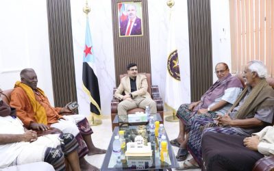 رئيس انتقالي المهرة يلتقي قيادة منظمة الحزب الاشتراكي بالمحافظة.