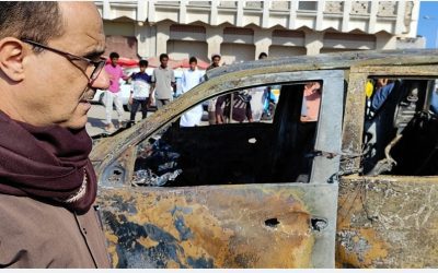 *مدير عام دارسعد يتفقد موقع الانفجار الغادر الذي استهدف نجل احد القاده الجنوبيين أثناء قيادة للسيارة” بعبوه نآسف*