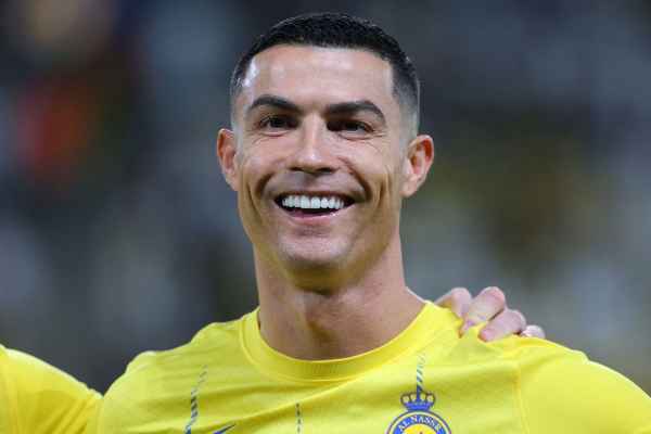 كريستيانو رونالدو يسخر من ركلة جزاء الهلال
