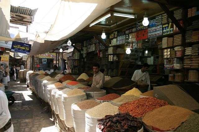 أبناء الجنوب يواجهون أزمات ومصاعب مع حلول شهر رمضان المبارك