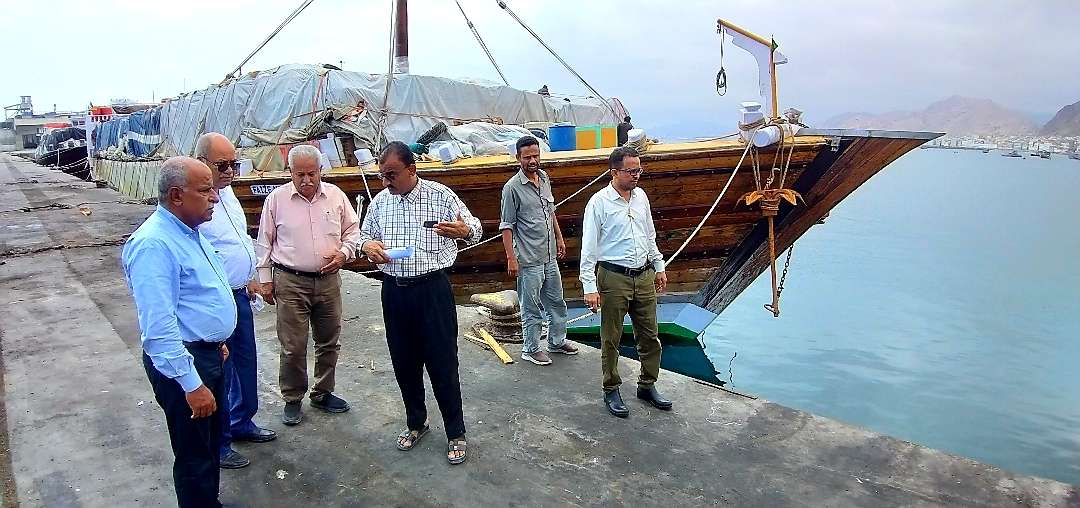 لجنة التقييم بوزارة الزراعة والأسماك تنقد نزول ميداني الى ميناء المكلا