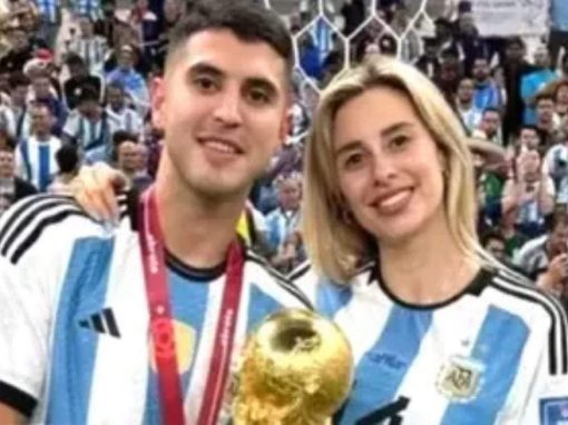 زوجة بطل المونديال تسرق قميصه وتبيع ميداليته