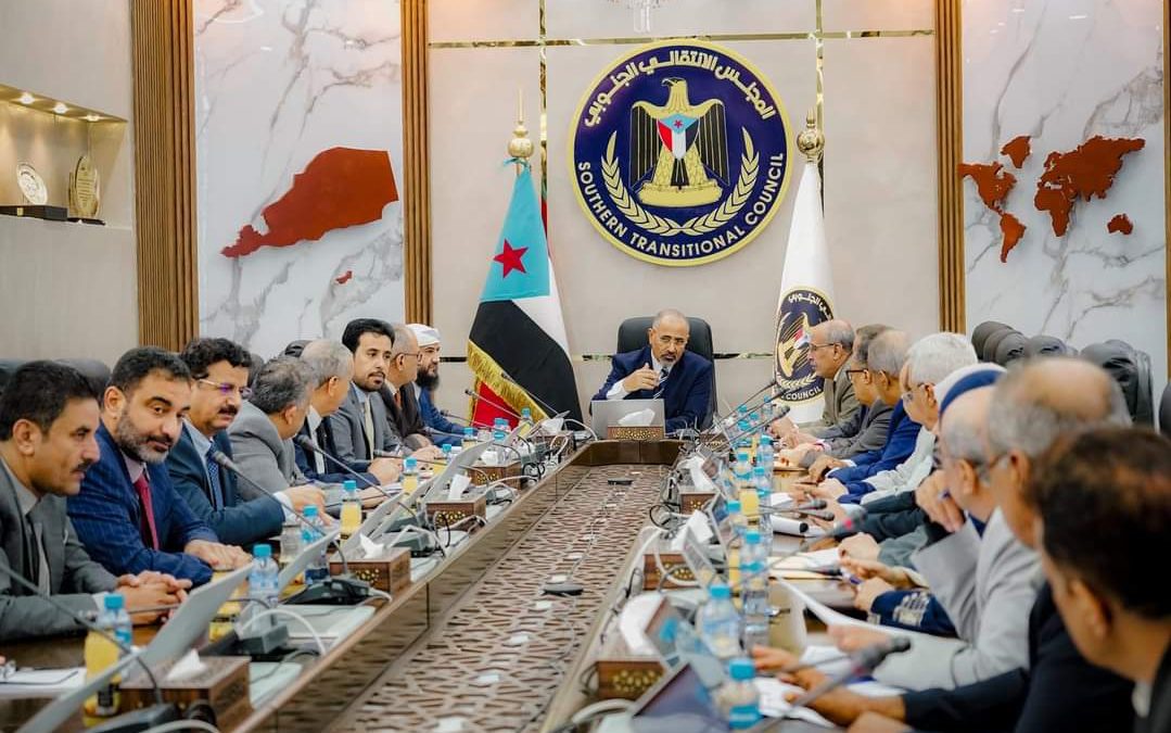 هيئة الرئاسة تُدين الهجوم الإرهابي الحوثي على السفينة “ترو كونفيدنس” وتؤكد ضرورة التعاطي الدولي الحازم لحماية خطوط الملاحة