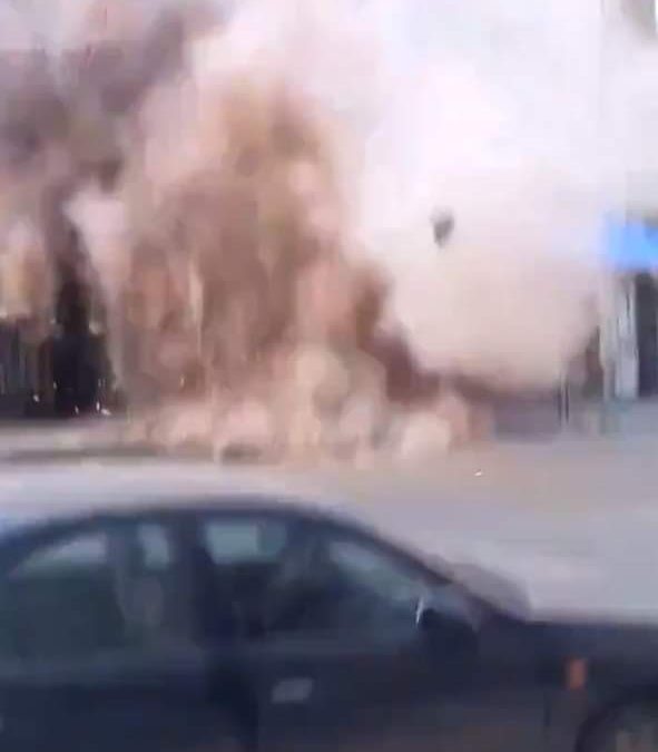 فيديو مروع للحظة انهيار عقار الإسكندرية يسفر عن مصرع 4 أشخاص