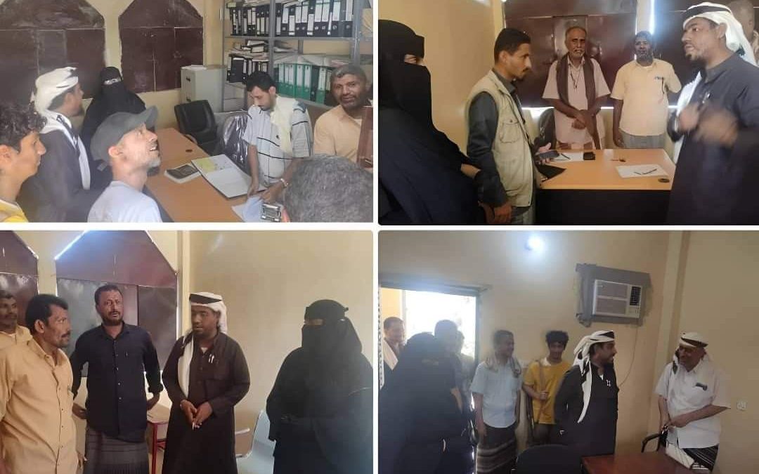 مدير عام خنفر و مدير عام مكتب الخدمة المدنية والتأمينات أبين يقومان بنزول للمكاتب التنفيذية للإطلاع على الإنضباط الوظيفي خلال شهر رمضان