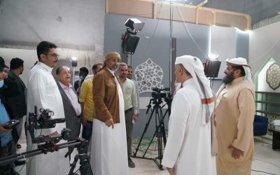 الرئيس الزُبيدي يتفقد سير العمل بقطاع الإذاعة والتلفزيون