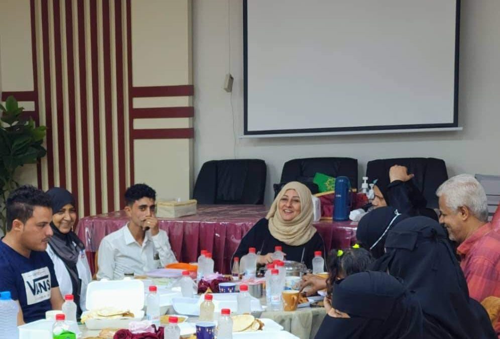 إدارة مستشفى الصداقة بعدن تنظم الإفطار الجماعي الأول في المستشفى