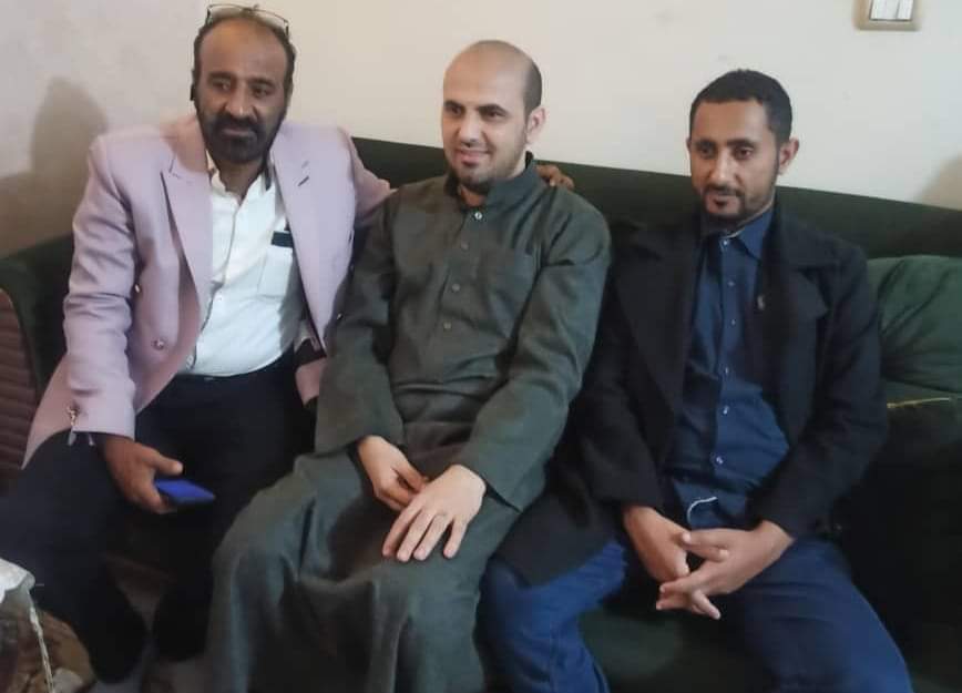 الدكتور محمود بن هيثم يستضيف القائدان اكرم الحنشي وعلي مشجب في منزله  بالقاهرة