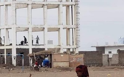 قائد عسكري بسط على مشروع مياه مدينة الخوخة وحوله إلى مبنى خاص به!.