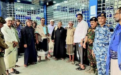 الوكيل الكندي” يدشن صرف إكرامية المحافظ ابن الوزير” لأسر الشهداء والمناضلين بالمحافظة .