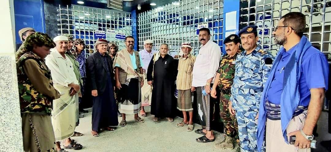 الوكيل الكندي” يدشن صرف إكرامية المحافظ ابن الوزير” لأسر الشهداء والمناضلين بالمحافظة .