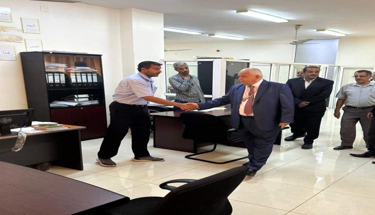 وزير الخدمة المدنية والتأمينات يدشن برنامج النزول الميداني لمتابعة الانضباط الوظيفي خلال شهر رمضان المبارك