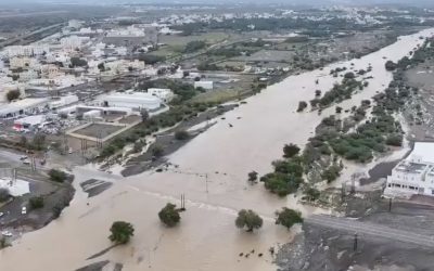 سلطنة عمان قتلى وبحث عن مفقودين.. سيول عارمة تجتاح سلطنة عمان