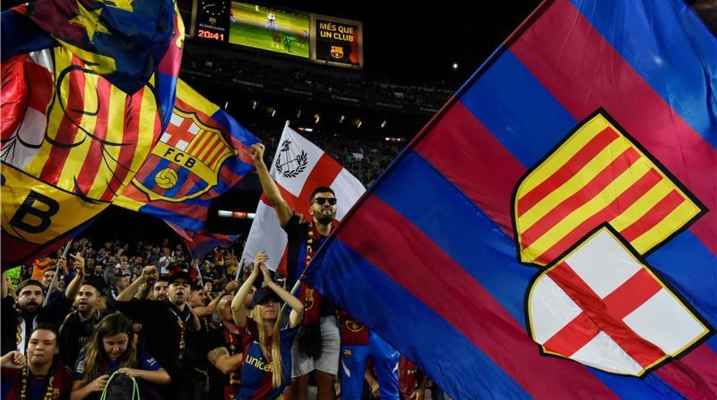 غرامات مالية تطال برشلونة بسبب سلوك جماهيره