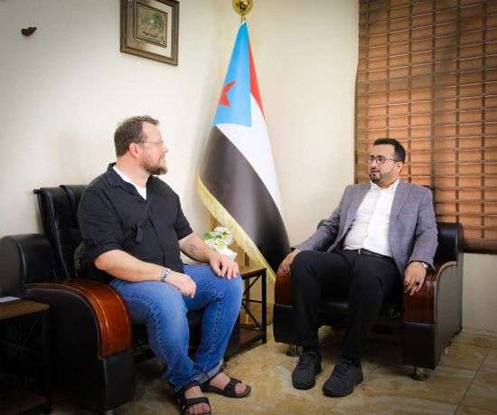العولقي يدعو الإعلام الغربي لفضح جرائم الحوثي