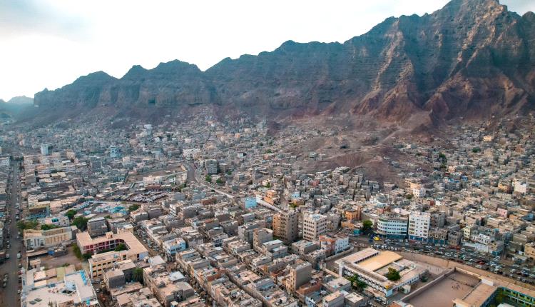 مؤشر خطير..بسط عشوائي يطال جبال عدن
