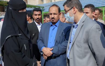 رئيس الوزراء يطلع على أحوال المرضى والخدمات الطبية في مستشفى ابن سينا بالمكلا
