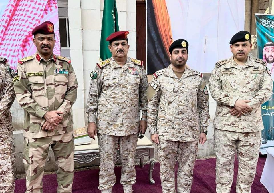 وزير الدفاع يزور قوات التحالف في العاصمة  عدن