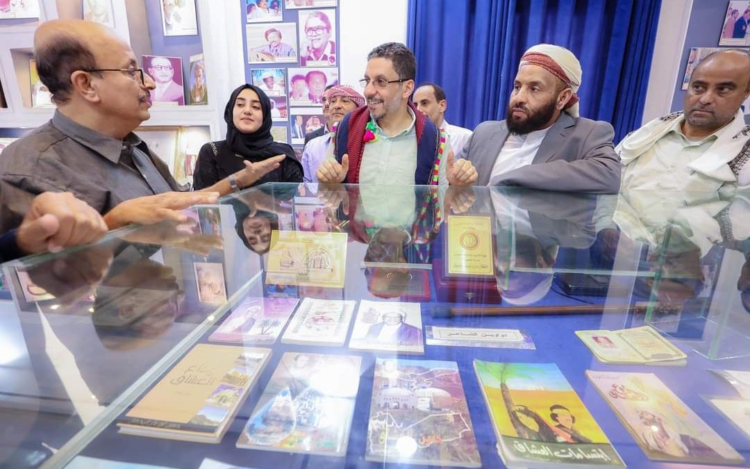 بن مبارك: الشاعر المحضار فارس الكلمة ومبدعها الأول
