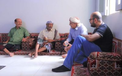 رئيس الجمعية الوطنية يجري زيارة عيدية للمناضل الأكتوبري اللواء متقاعد عمر أحمد النوحي بالمكلا