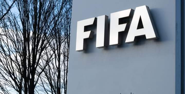 قائمة للدول التي فرض عليها الاتحاد الدولي لكرة القدم الحظر من استضافة المباريات الدولية داخل اراضيها