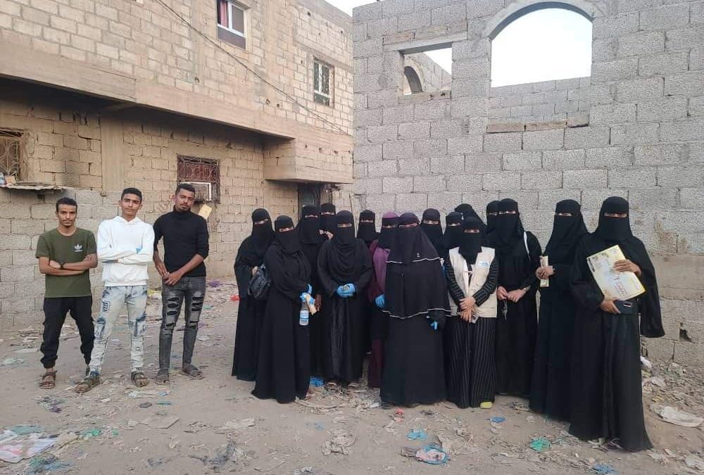 تزامنا مع انتشار مرض الكوليرا .. فريق مبادرة انتماء التنموية بلحج ينفذ حملة ” نظافة وتوعية وتغير سلوك “