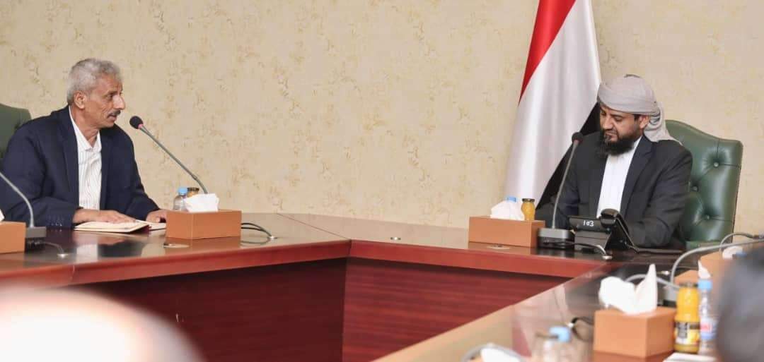 المحرّمي يعقد لقاءً موسعاً بالسلطات المحلية والتنفيذية بمحافظة لحج